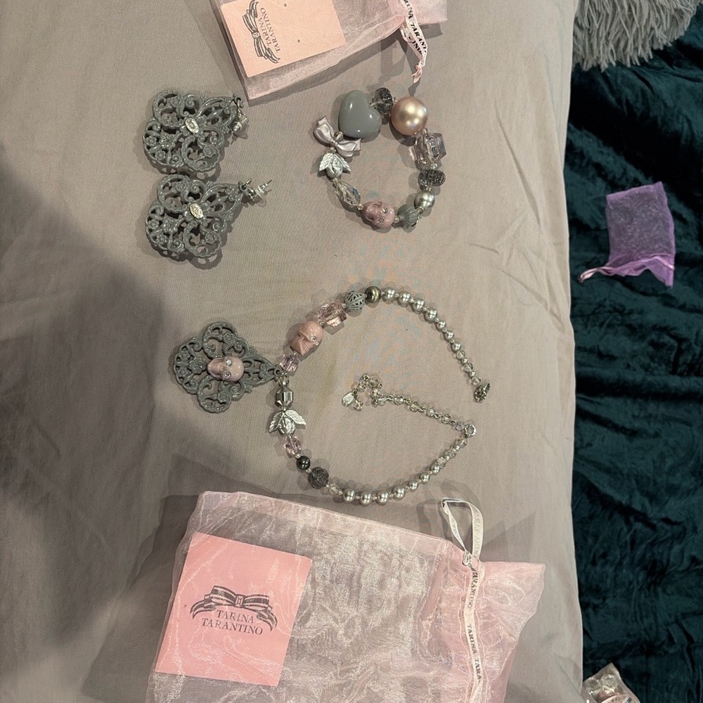 Tarina Tarantino Gray and Pink Set - Picture 4 of 6